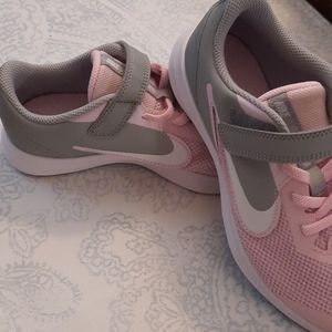 Brand New Girls pink Nike sneakers
